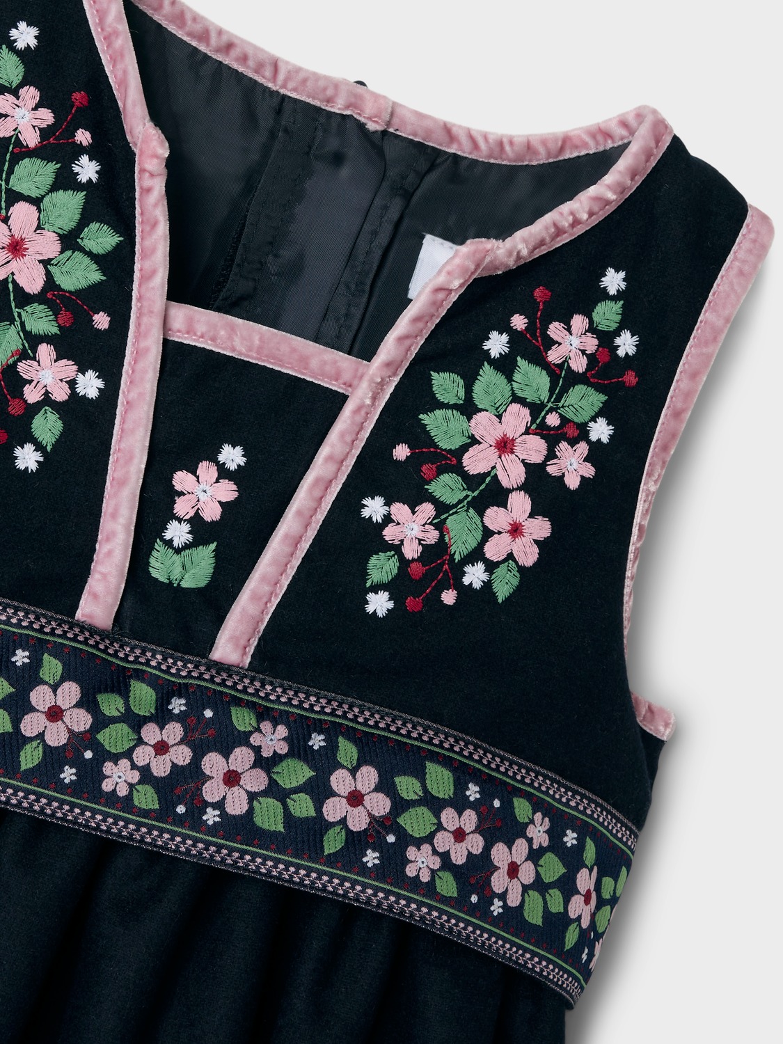 model_shot-front_full